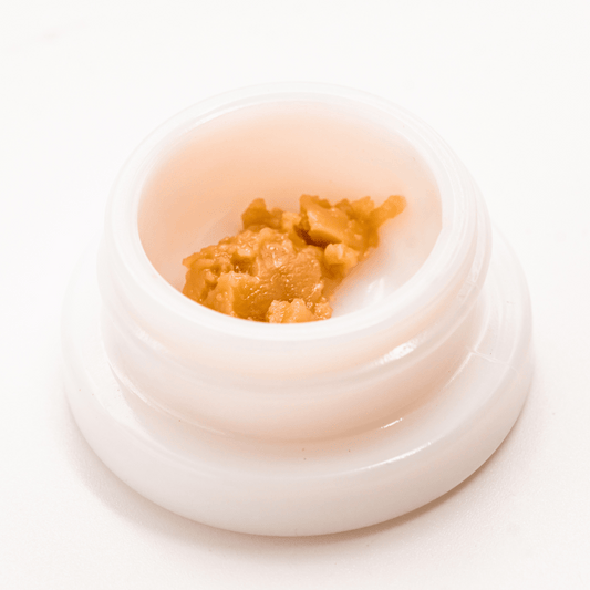 Apple Tartz THCA solventless live rosin dabs with rich aroma and smooth consistency for dabbing.